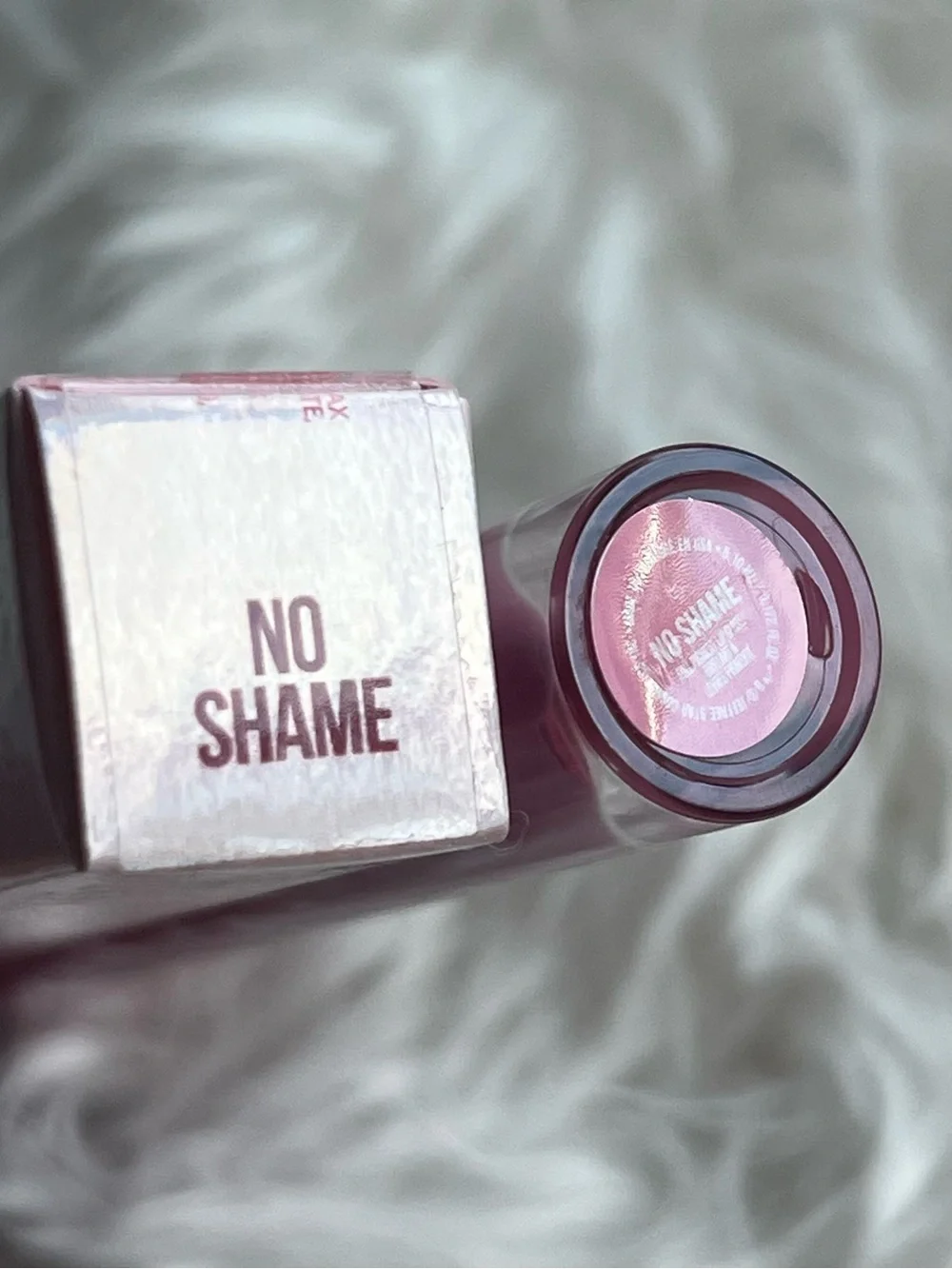 Jeffree star supreme gloss in no shame